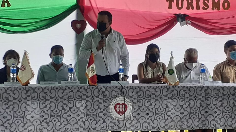 Entrega de títulos técnicos profesionales