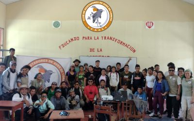 En el décimo noveno aniversario del Instituto de Educación superior tecnológico Público El Milagro,  el Club de Avistadores de Aves de Loreto -CAAL ￼ realizó un taller teórico – práctico